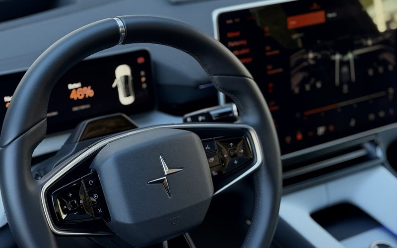 Ren interior i Polestar 4 efter rekond och motoroptimering